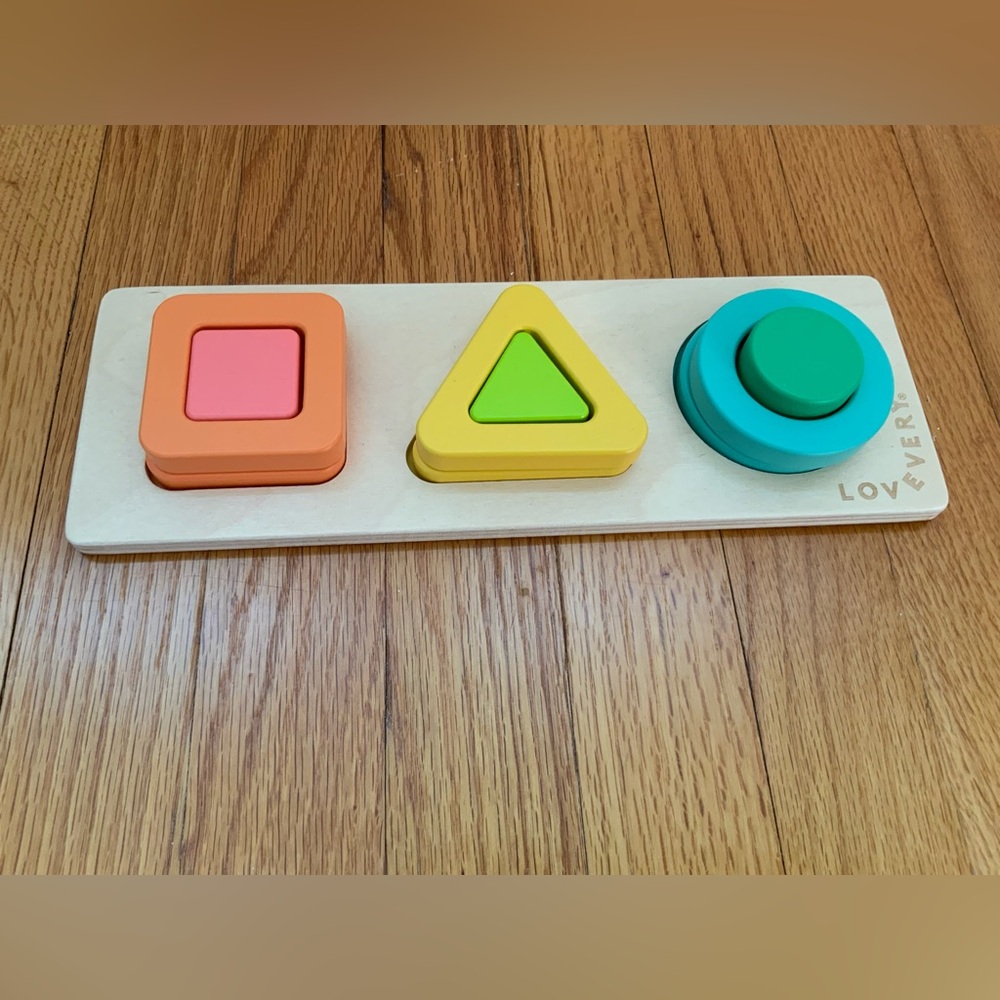 Lovevery Realist Geo Shapes wooden puzzle Montessori 18-24 months toddler toys